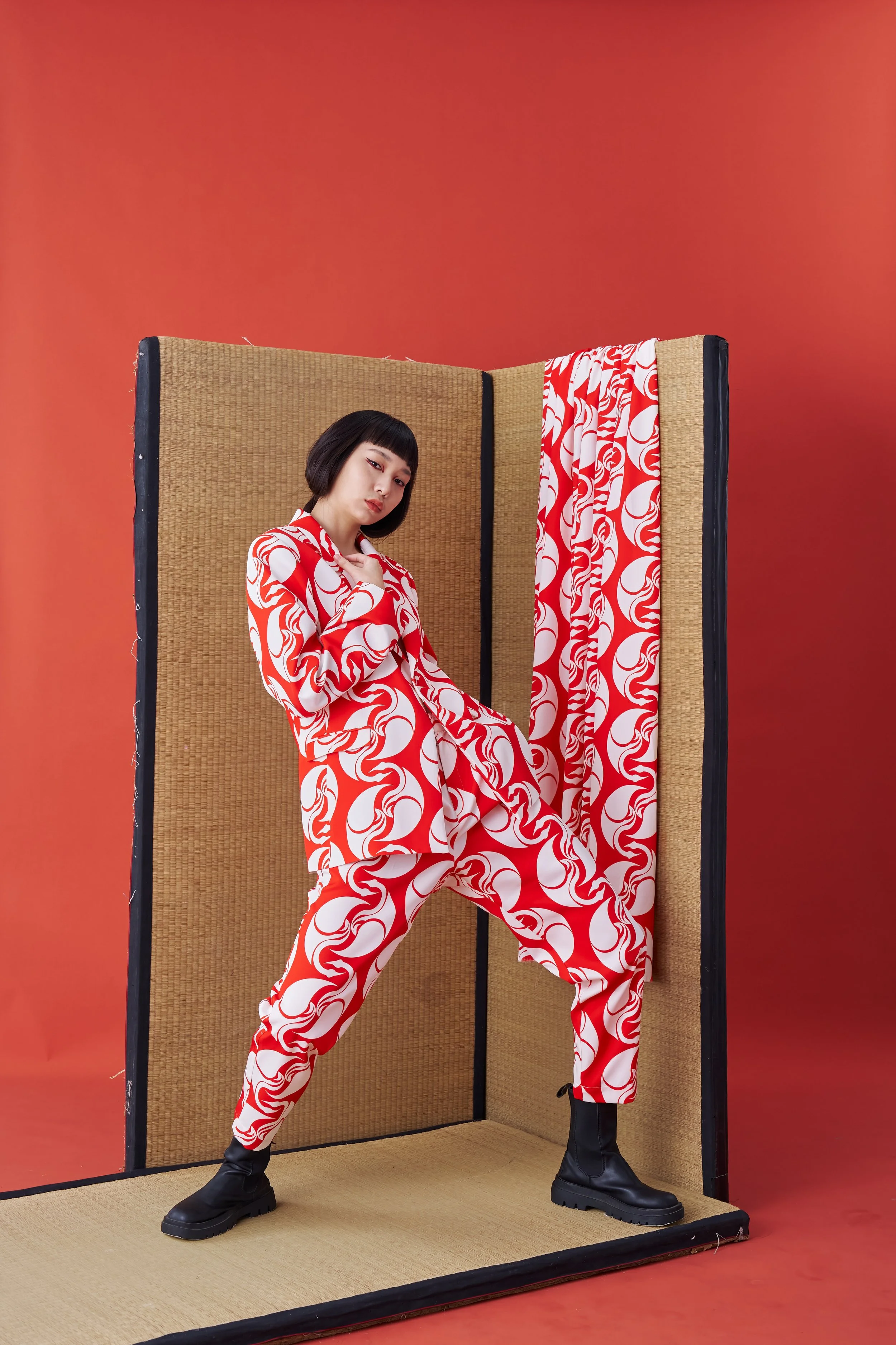Japanese Crest White Crane Print Suit Jacket (Red print) — INF